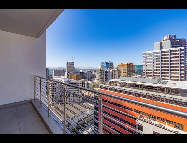 1 BEDROOM APARTMENT SOLD IN CAPE TOWN CITY CENTRE